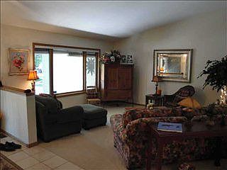 4th image of 23 Stanford Ct