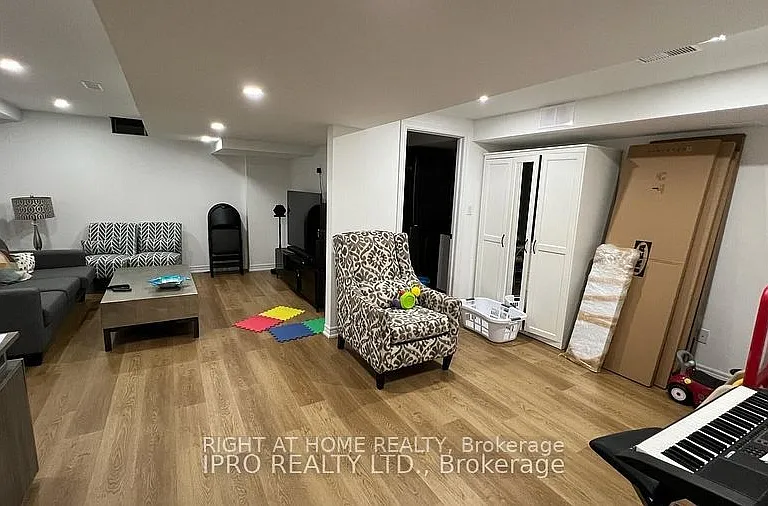 2211 Ridge Lndg — Photo 12