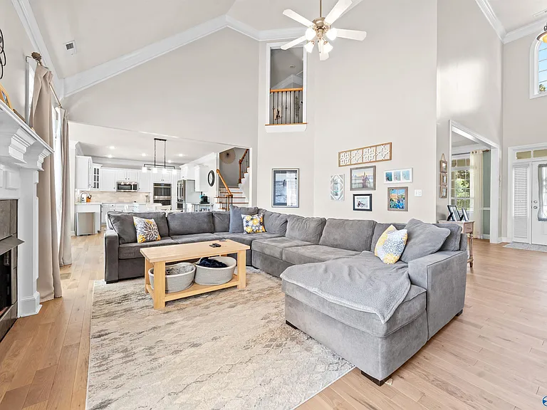 103 Wickerberry Ln — Photo 10