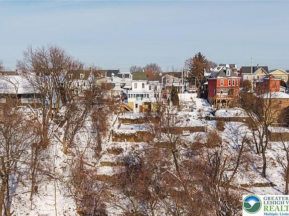 4th image of 722 Wolf Ave
