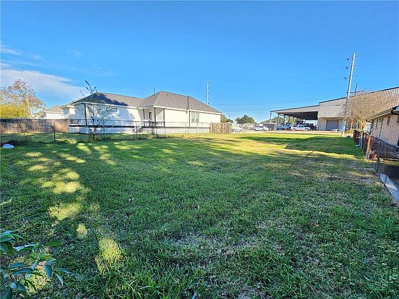 5th image of 212 Trudeau Dr