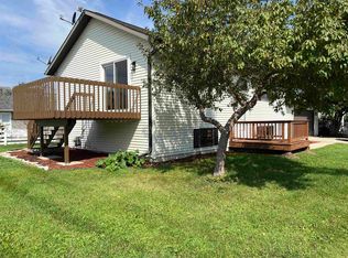 2521 Gk Ave, Decorah, IA 52101