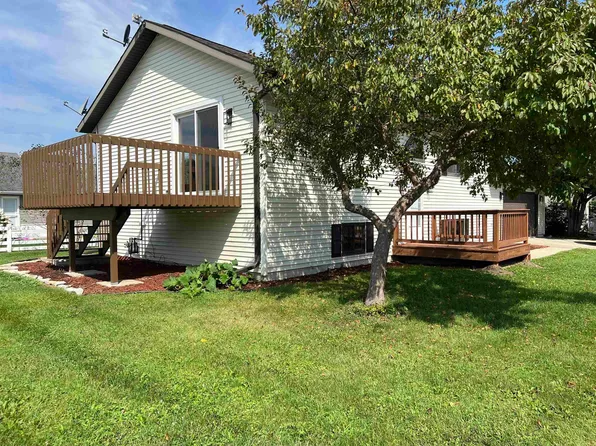 2521 Gk Ave, Decorah, IA 52101