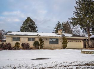 775 E Pinewood Dr, Sandy, UT 84094