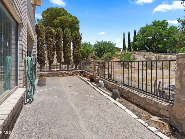 124 Casitas Del Este Ln, El Paso, TX 79935