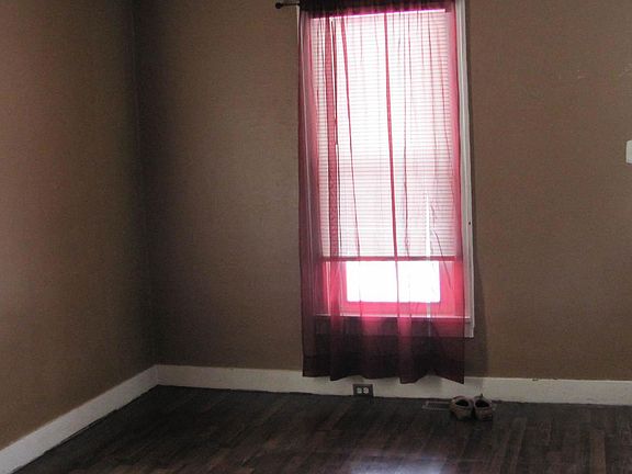 3rd image of 1221 W Madison St #1