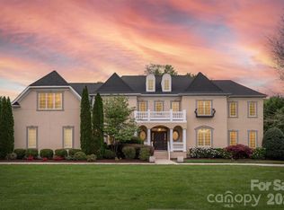 804 Wandering Way Dr, Waxhaw, NC 28173
