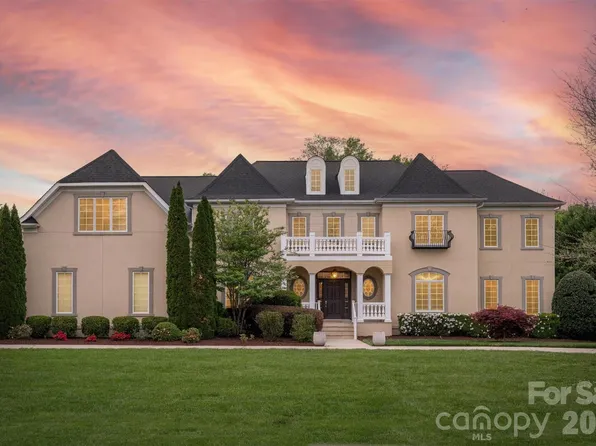 804 Wandering Way Dr, Waxhaw, NC 28173