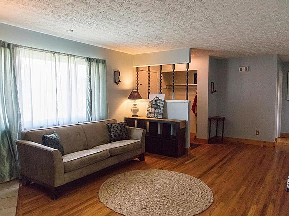 2nd image of 625 Clinton Heights Ave