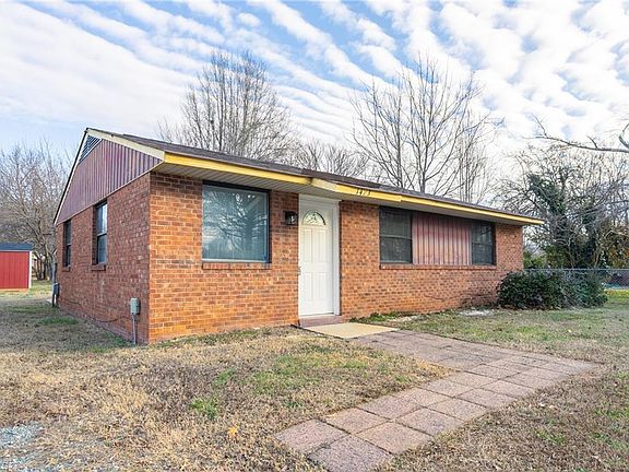 4th image of 1423 Comstock Ln