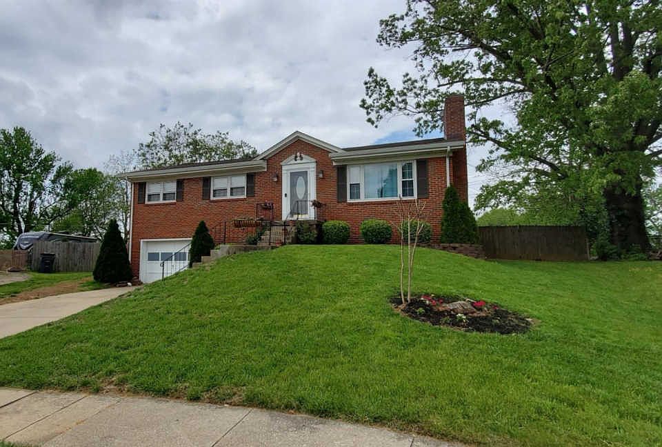 1st image of 728 Burgoyne Ct