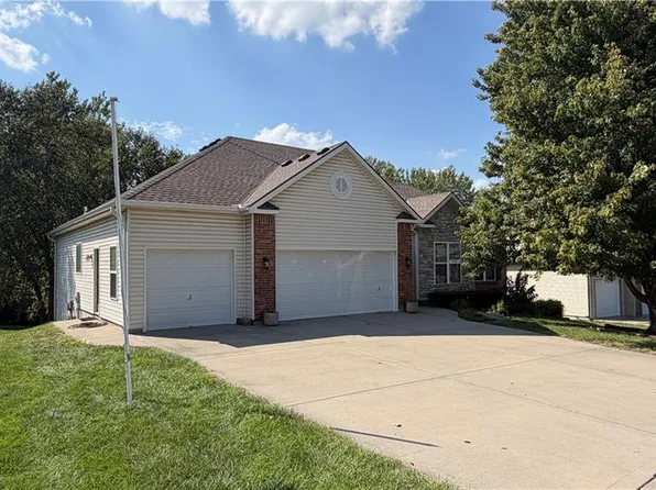 10108 N Willow Ave, Kansas City, MO 64157
