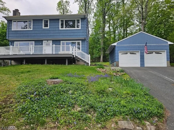 8 Cove Rd, Hopatcong Boro, NJ 07843