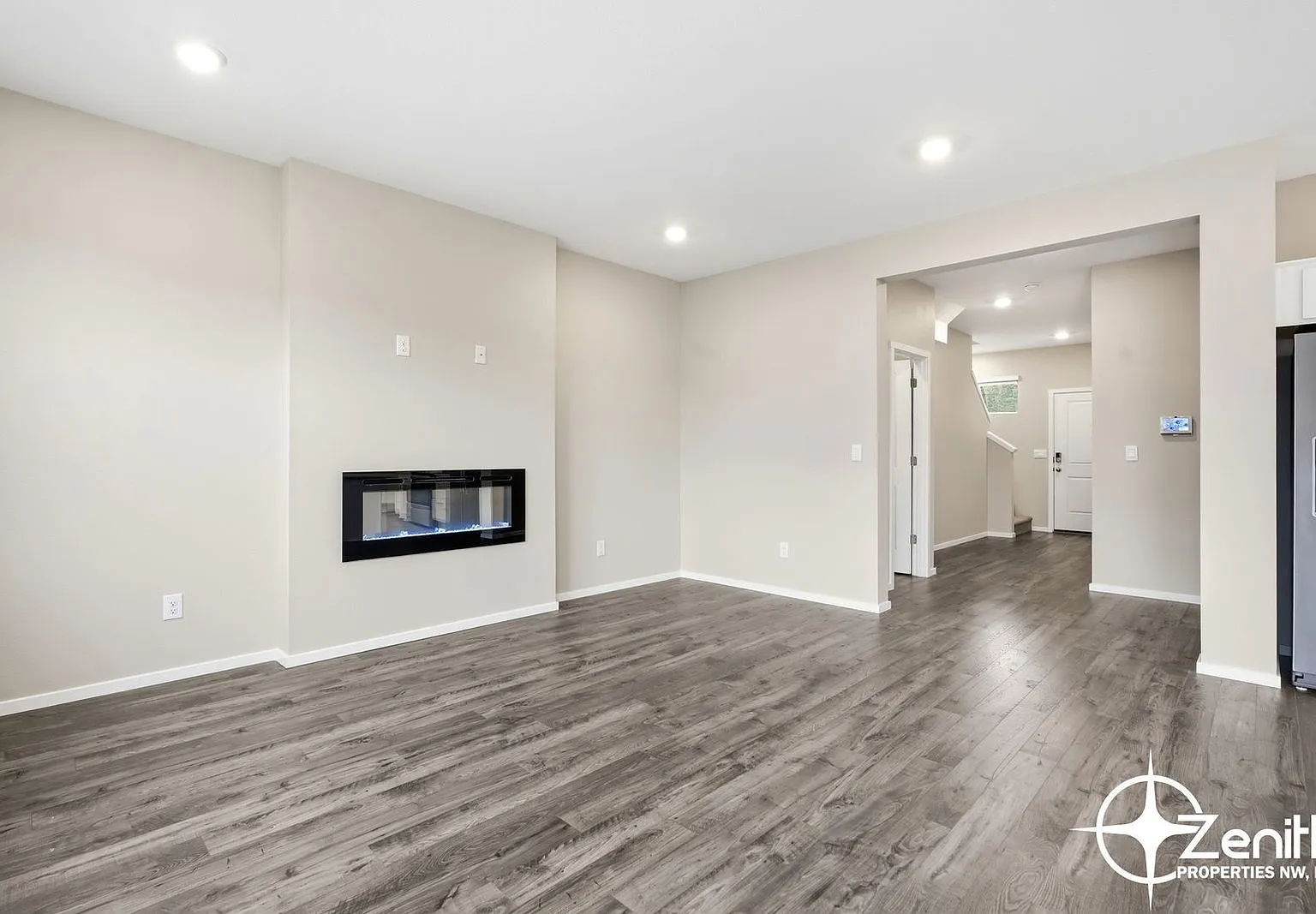 3 bed, 3.0 bath, 2046 sqft, $2,895 — Photo 2
