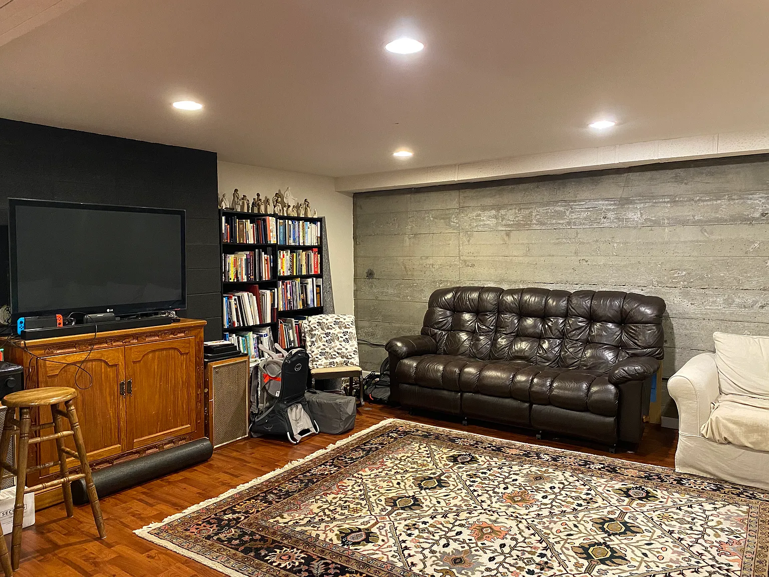 2 bed, 1100 sqft, $2,400 — Photo 1