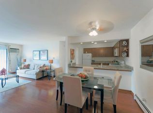 2240 Hassell Rd APT 212, Hoffman Estates, IL 60169