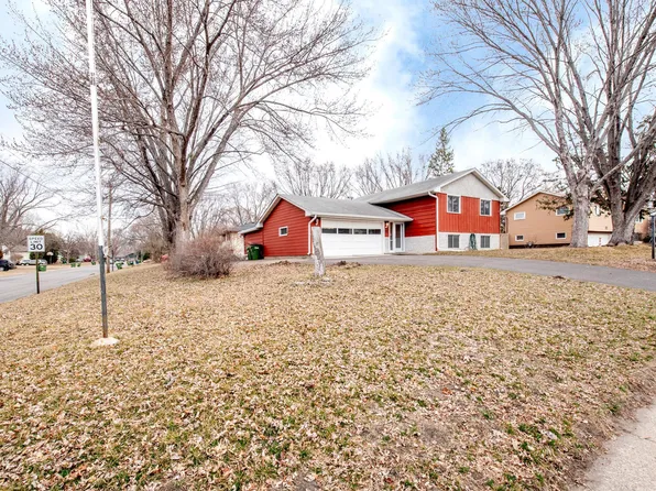 467 83rd Ave NE, Spring Lake Park, MN 55432