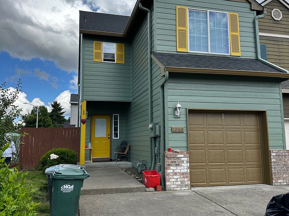 1st image of 1266 NE Birkshire Ct