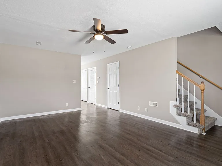 504 Patriot Park Ct — Photo 4