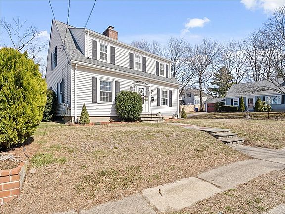 2nd image of 209 Bourne Ave
