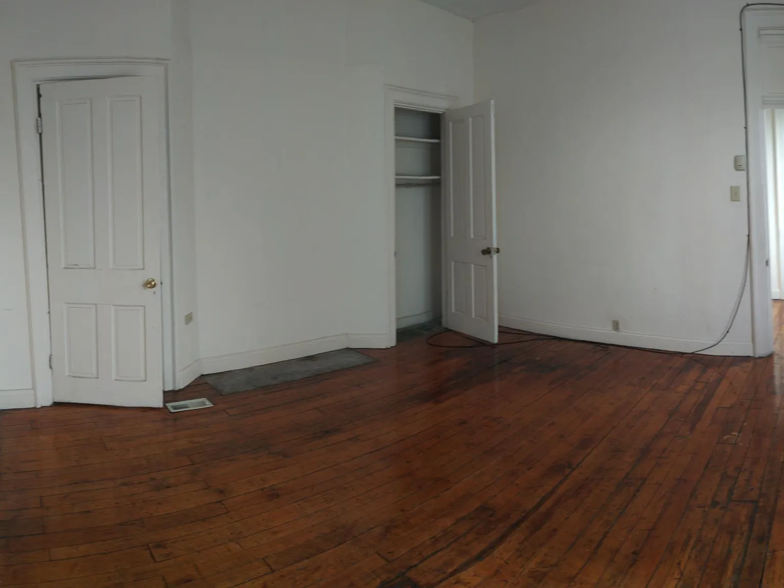 3 bed, 2000 sqft, $1,800 — Photo 4