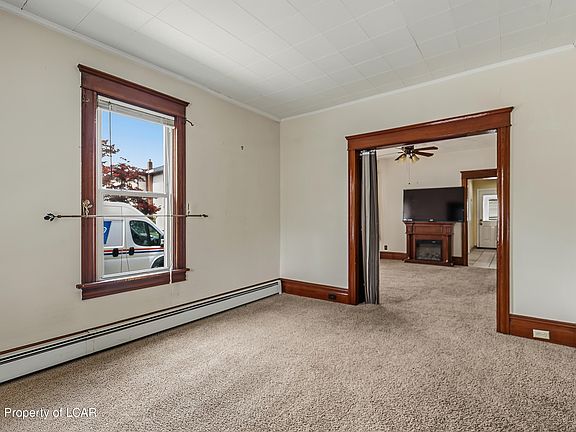 5th image of 510 Montgomery Ave