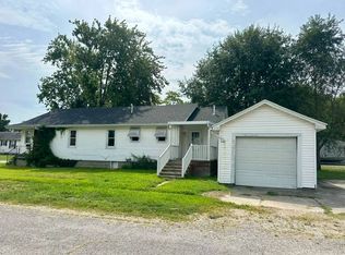 308 E Clearwater St, Robinson, IL 62454