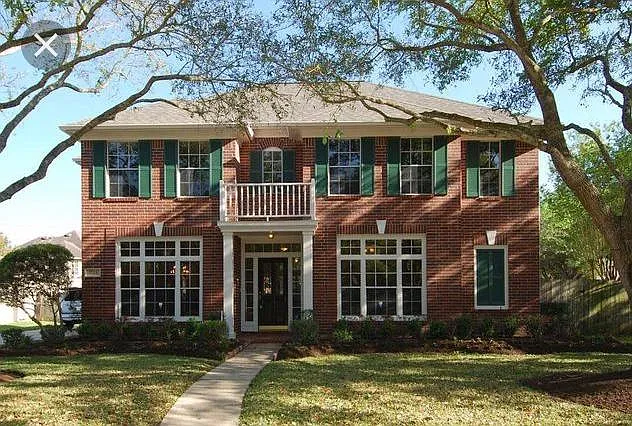 17415 Fountainview Cir — Photo 2