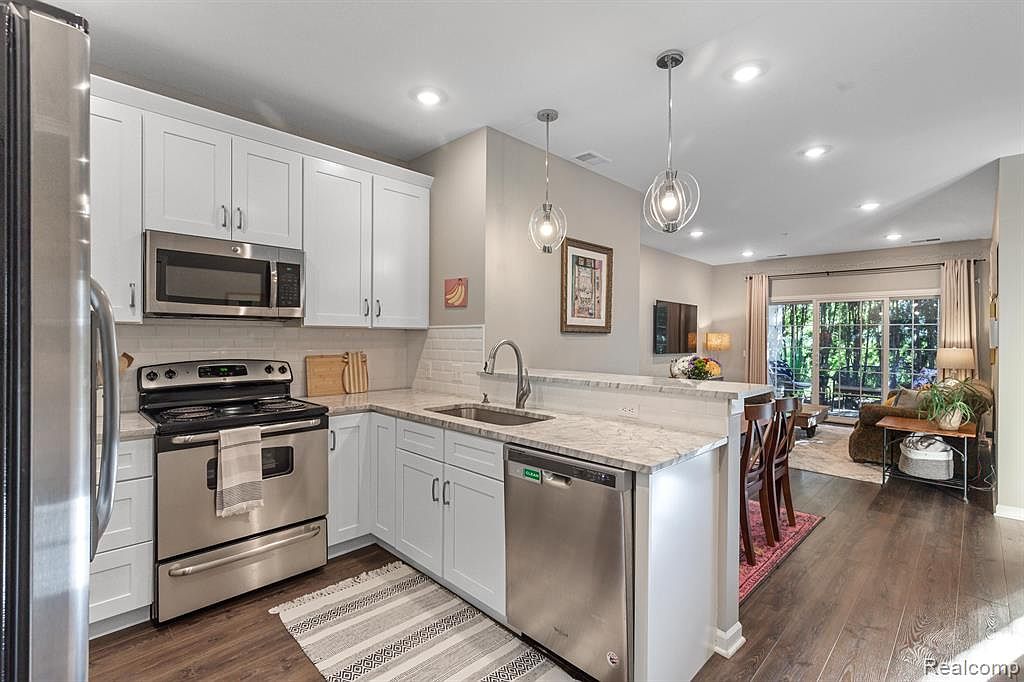 312 N Wixom Rd, Wixom, MI 48393 Zillow