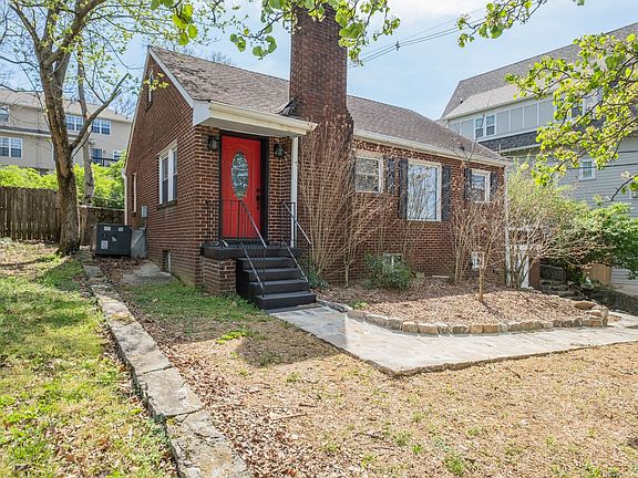 4th image of 3319 Orleans Dr