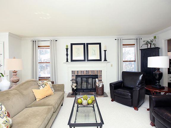 4th image of 16490 W Melody Ct