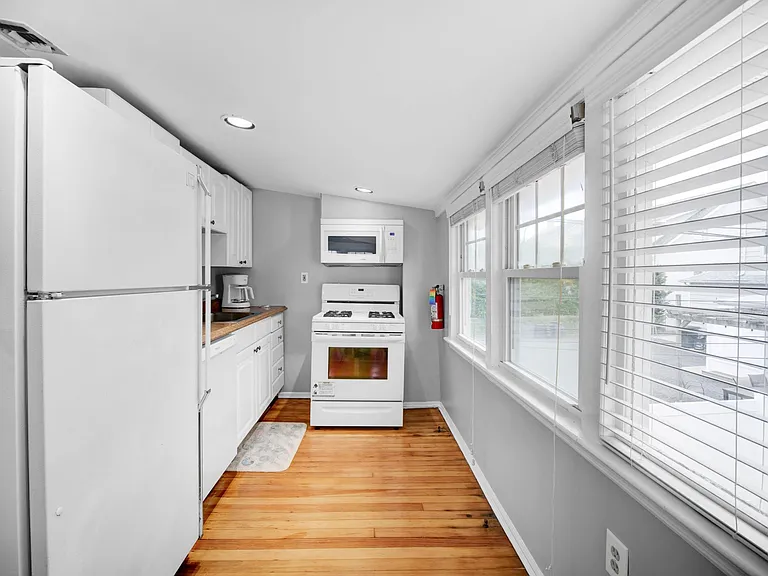 309 Arnold Ave #2 — Photo 6