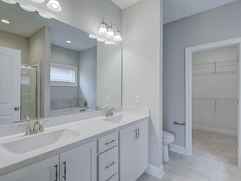 60 Kingsly Dr — Photo 23