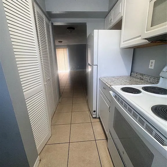 205 Eden Ln #E — Photo 6