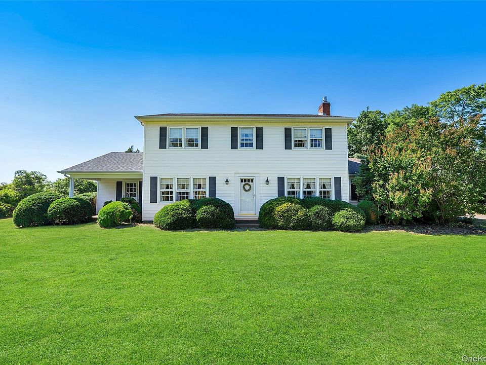 1st image of 865 Peconic Bay Boulevard