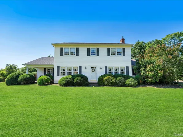 865 Peconic Bay Boulevard, Laurel, NY 11948