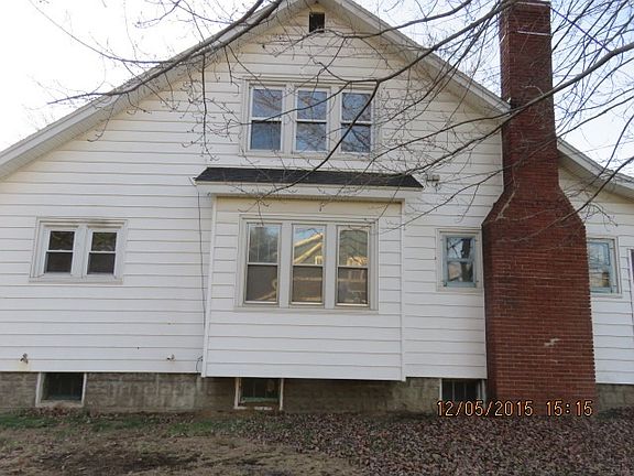 3rd image of 126 East St