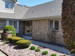 18307 Pinewood Ct, Tinley Park, IL 60477