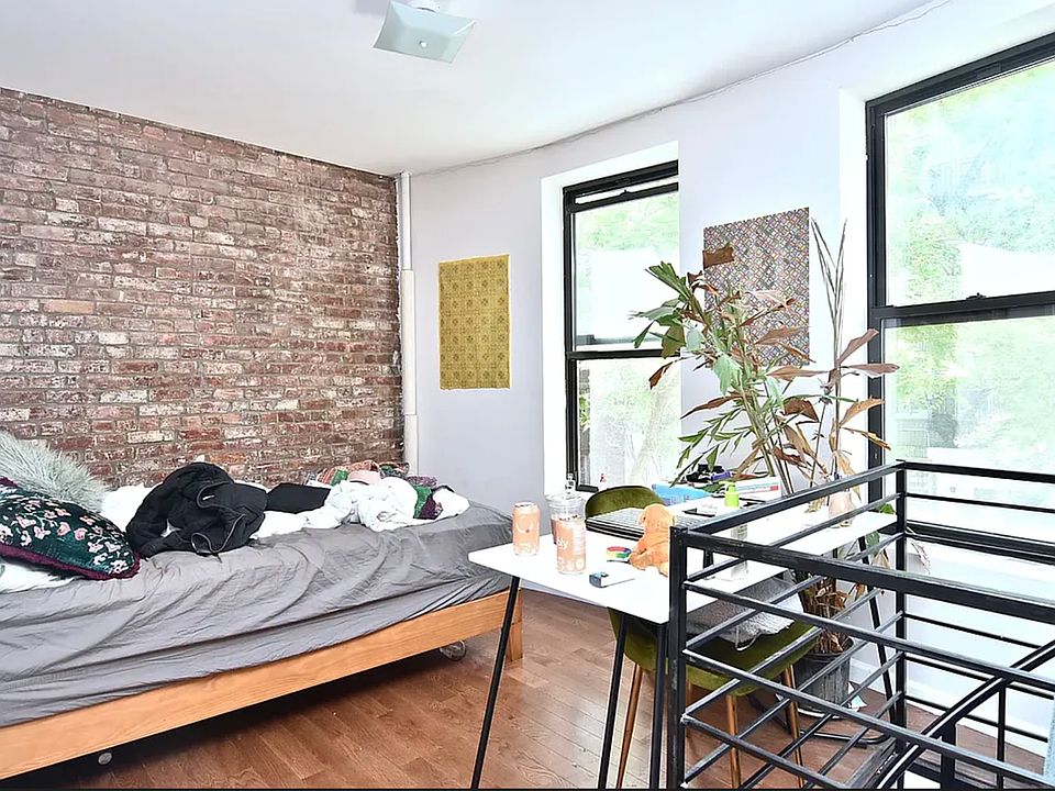 1st image of 6 St Nicholas Ter APT 1C