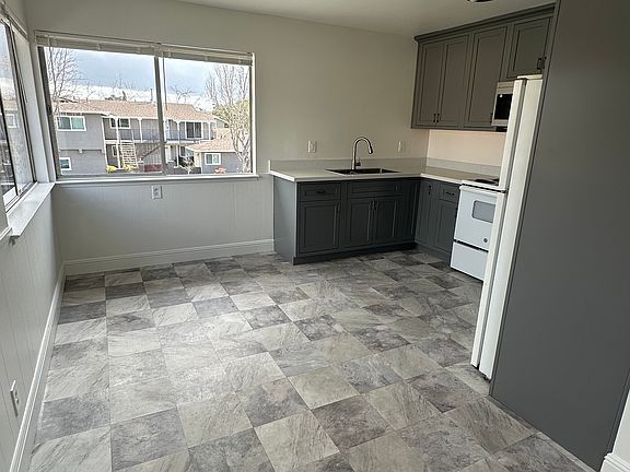 5th image of 1601 Ontario Dr