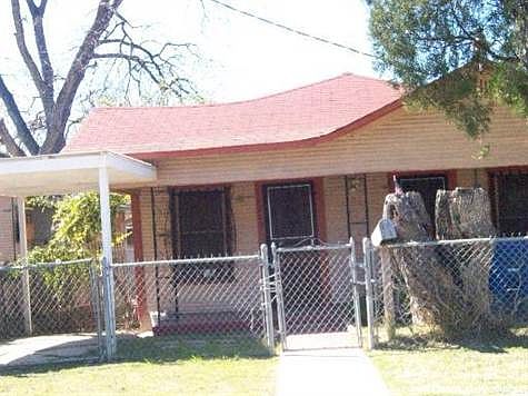 2nd image of 1215 N Navidad St