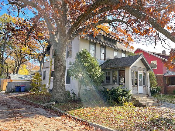 2nd image of 948 Benjamin Ave SE