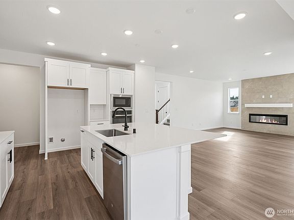 4th image of 5872 Thornhill Avenue SW #260