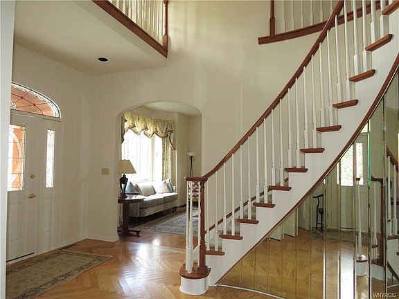 3rd image of 205 Deerwood Ln