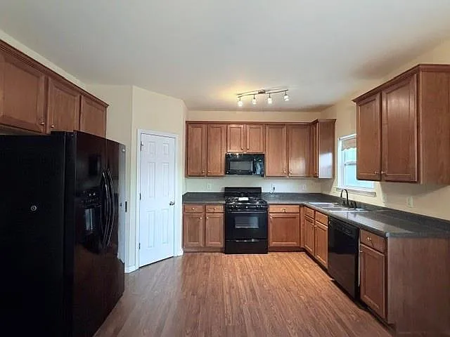 1020 Capstone Ct — Photo 16