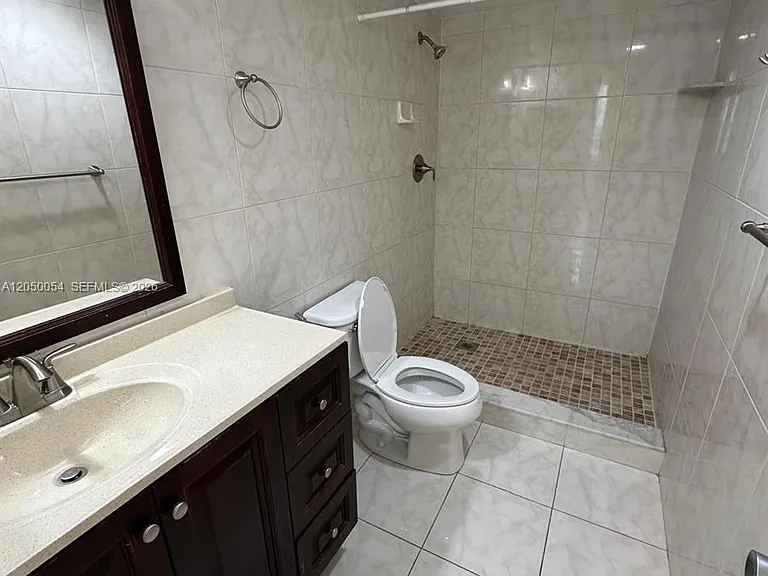 9410 Live Oak Pl #305 — Photo 12