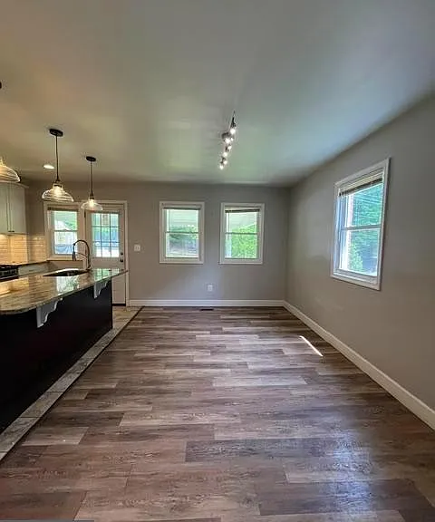 1646 Wadsworth Way — Photo 5