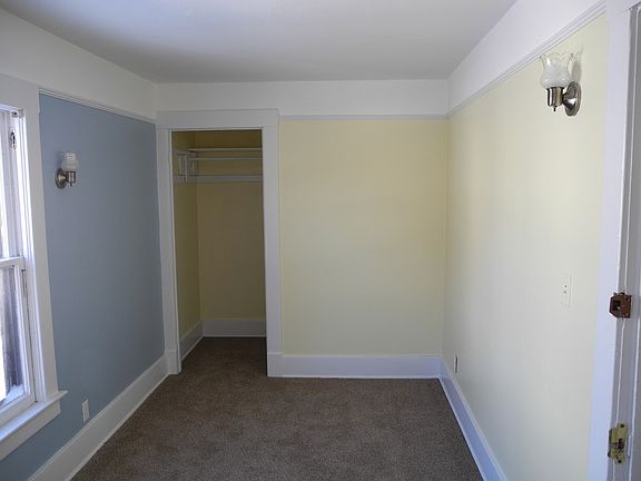 3rd image of 608 Mary Ct