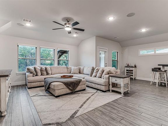 3rd image of 590 Torrey Pines Cir