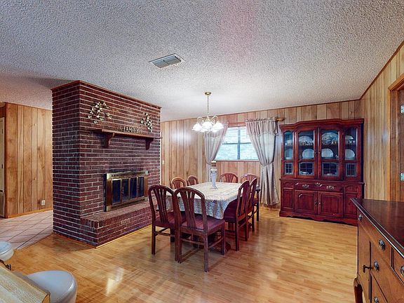 4th image of 1143 County Road 2105